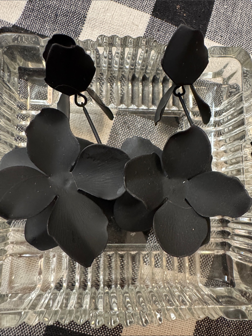 Black Floral Drop Earrings - Women Accessories